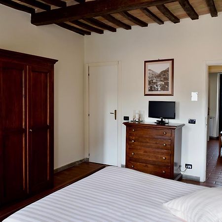 Residenza Le Logge Bed & Breakfast Губио Екстериор снимка