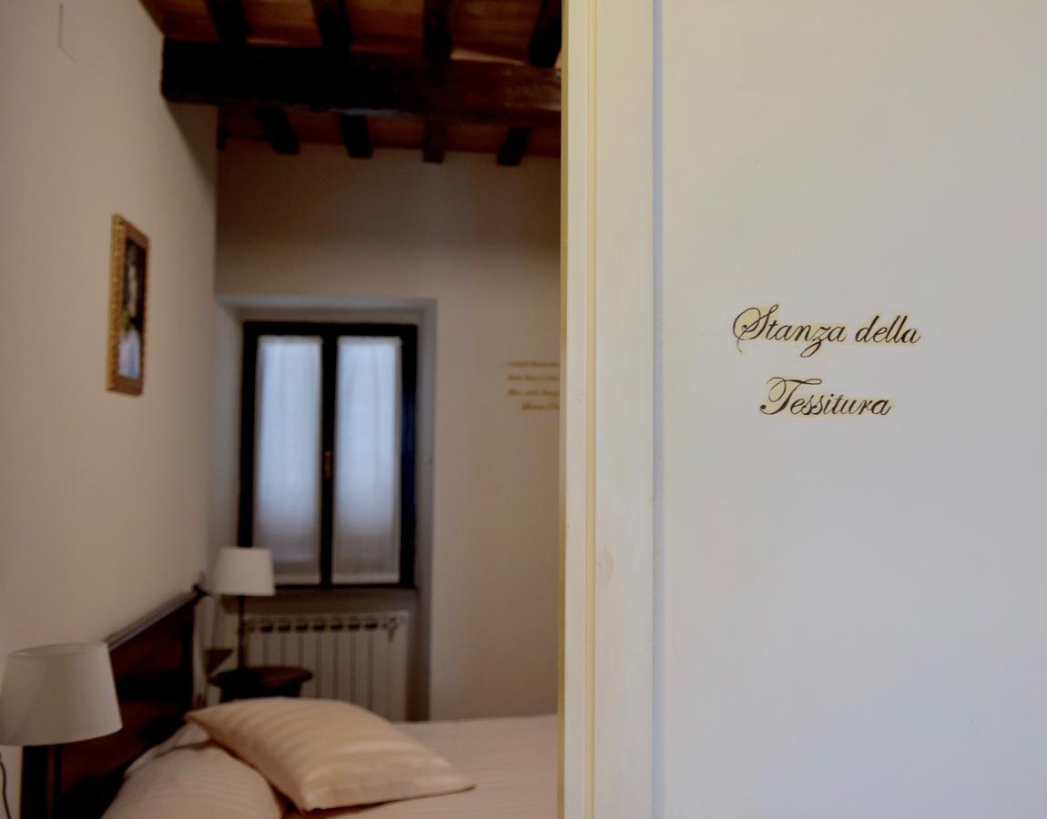 Residenza Le Logge Bed & Breakfast Губио Екстериор снимка