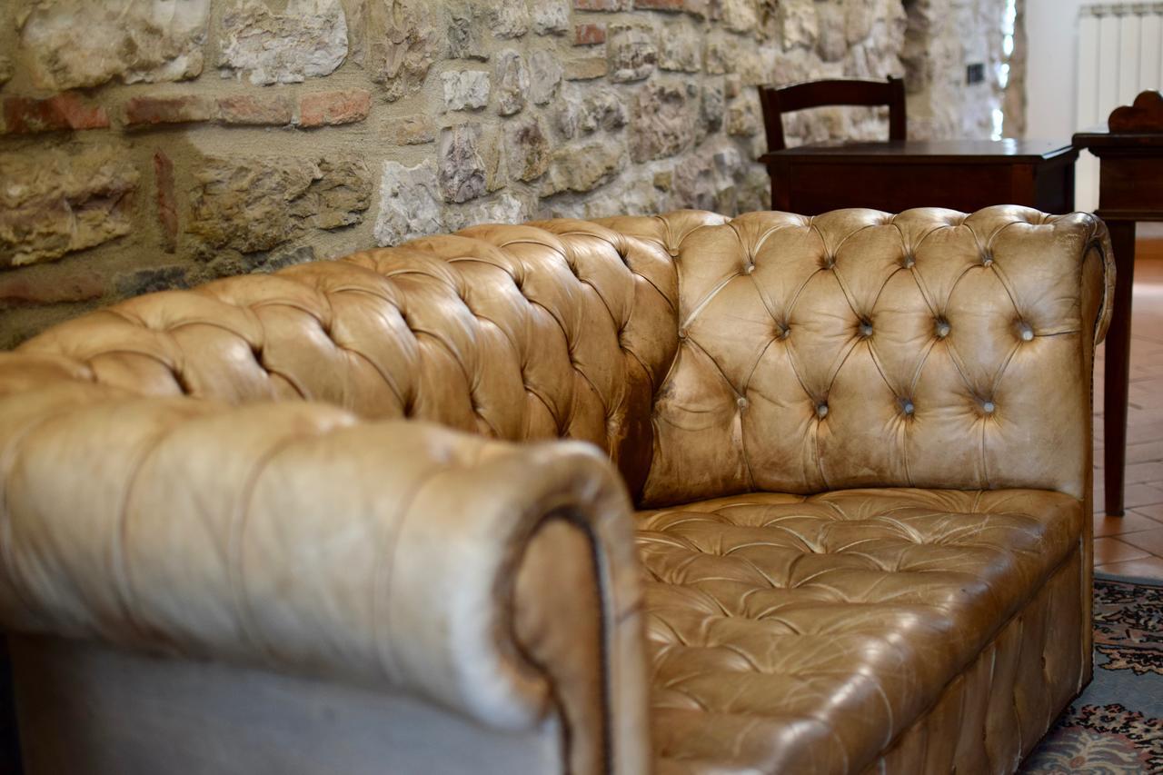 Residenza Le Logge Bed & Breakfast Губио Екстериор снимка